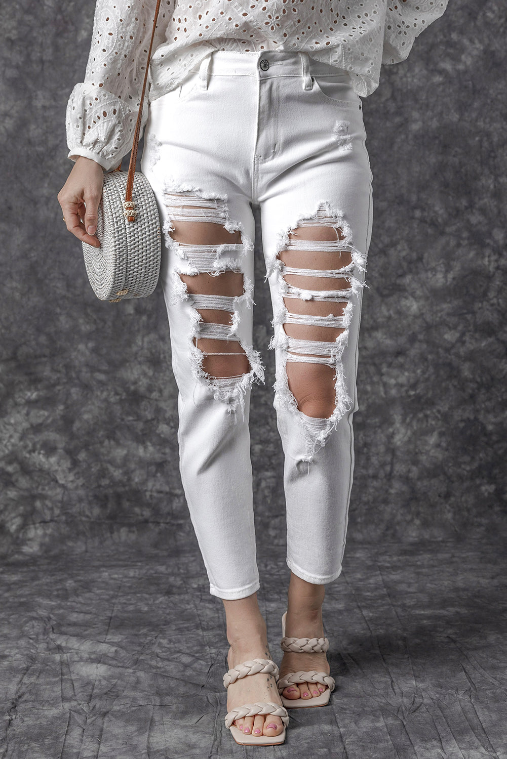 Distressed Jeans with Pockets